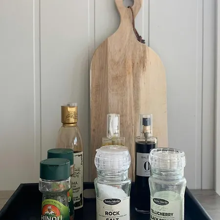 Sunny In Oysang Near Risor 펜션