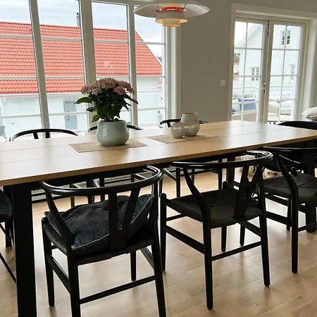 Sunny In Oysang Near Risor 펜션