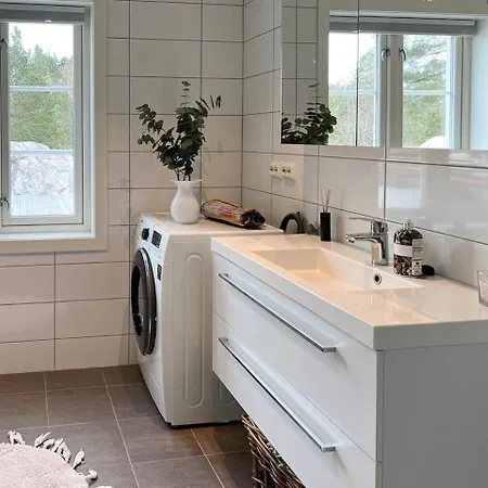 Sunny In Oysang Near Risor Sondeled