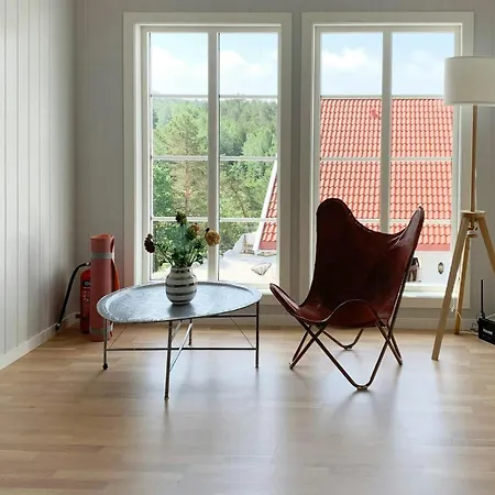 Sunny In Oysang Near Risor Sondeled