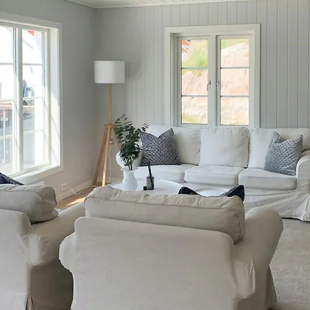 Sunny In Oysang Near Risor * Sondeled