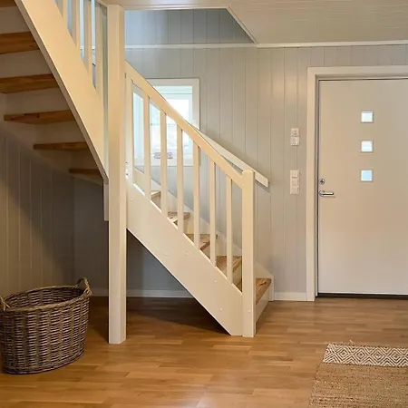 Sunny In Oysang Near Risor Sondeled