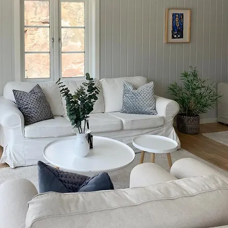 Sunny In Oysang Near Risor Сasa de vacaciones