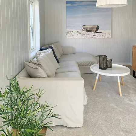 Sunny In Oysang Near Risor Сasa de vacaciones Sondeled