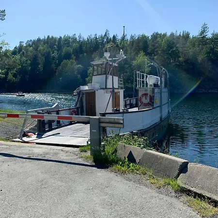 Sunny In Oysang Near Risor Sondeled